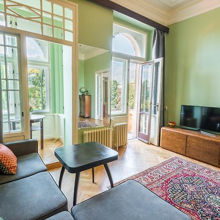 Riverside Apartment With A Balcony Prague Extérieur photo