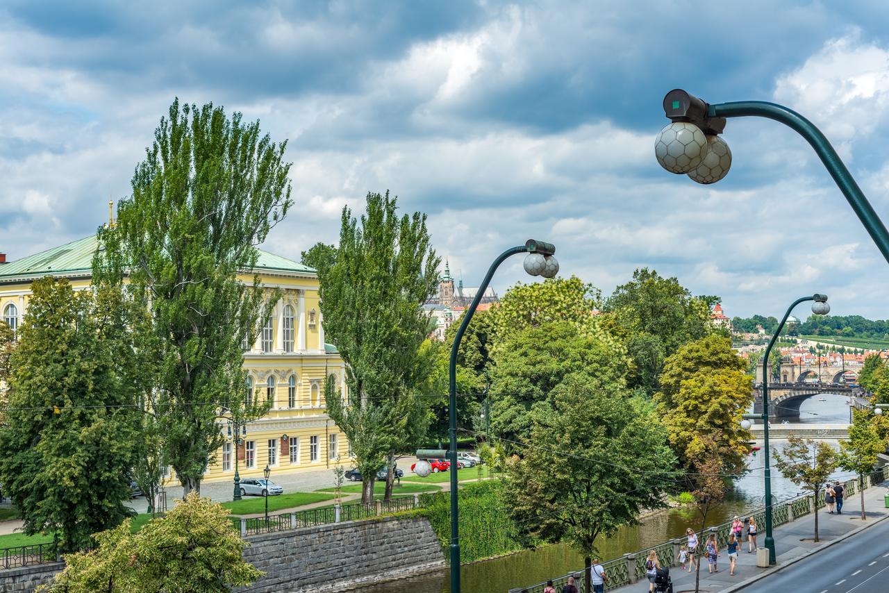 Riverside Apartment With A Balcony Prague Extérieur photo