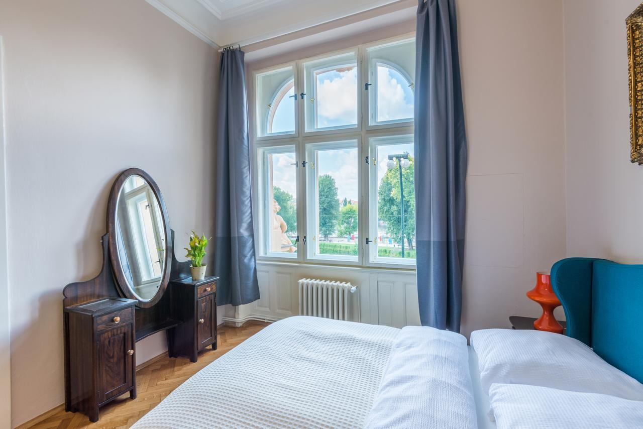 Riverside Apartment With A Balcony Prague Extérieur photo