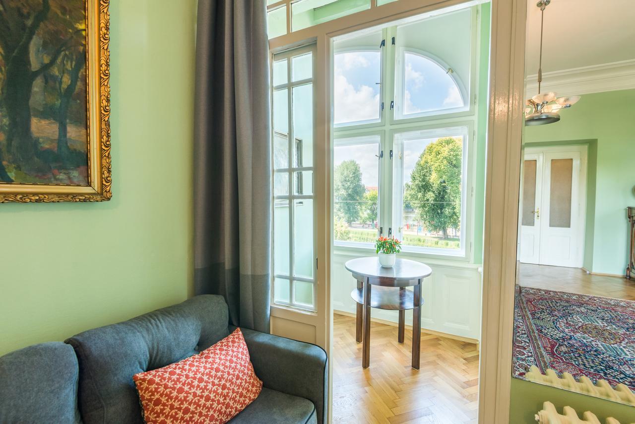 Riverside Apartment With A Balcony Prague Extérieur photo