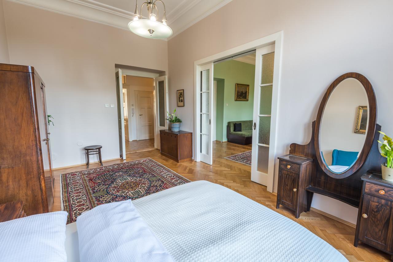 Riverside Apartment With A Balcony Prague Extérieur photo